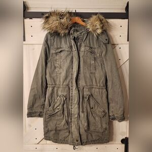American Eagle Outfitters Women's Utility Fur Lined Jacket. Size M. Green.